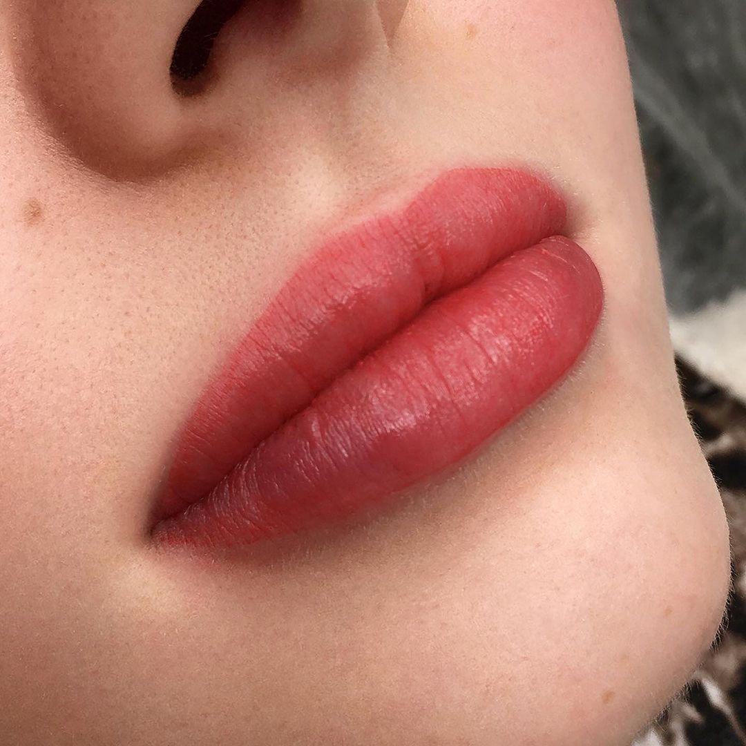 Permanentes Lippen-Make-up